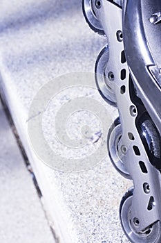 Inline freestyle roller skates