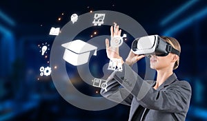 Innovative Virtual Reality Technology Transforming Online Education and Enhancing Learning Experiences for Students and