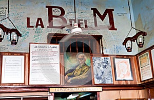 Inscriptions on the wall in La Bodeguita del Medio