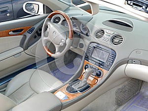 Inside view of a Mercedes-Benz SL550 in Lima