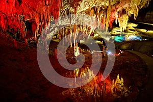 Vnitřnosti z jeskyně známý jako jeskyně jeden z přírodní divy 