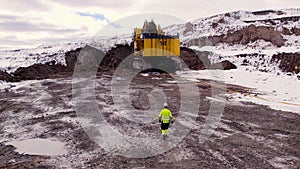 Inspection view and checklist for heavy mining machinery as a routine maintenance check