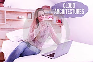 Rukopis oblak architektúry. slovo písomný na rôzny inžinierstva databázy aplikácie sledovanie 