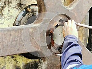 installation big V-belt pulley for agitator water& pulp after change electric motor onsite