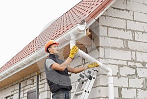 Installation gutter system photo