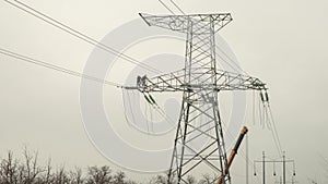 Installation of high voltage wires on power lines