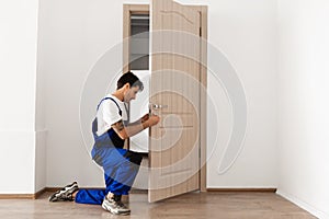 Installation of a lock on the entrance door