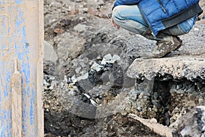 Installation of metal structures - immediate support for draining soil at the construction site of the road in marshland