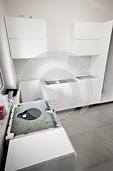 Installation of new white kitchen