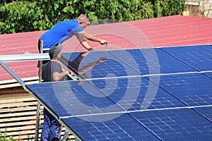 Installation of semitransparent solar modules