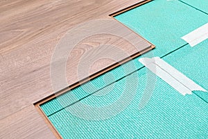 Installing laminate flooring