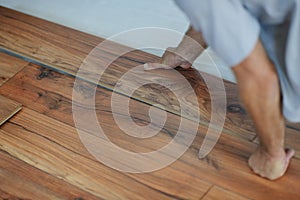 Installing laminate flooring