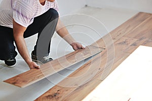 Installing laminate flooring