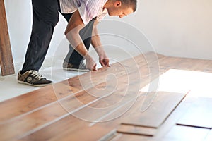 Installing laminate flooring