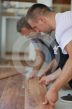 Installing laminate flooring