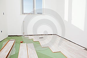 Installing laminate flooring