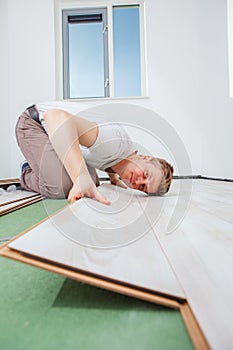 Installing laminate flooring