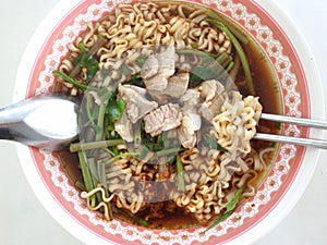 Instant noodle pork vegetable