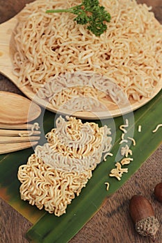 Instant noodles at blanched and dry instant noodle.