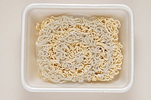 Instant noodles om a lunchbox
