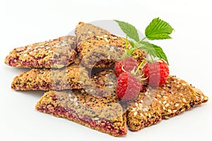 Integral biscuits with fresh raspberry