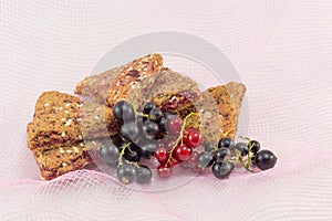 Integral fruit biscuits with fresh fruit