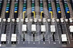 Integrated amplifier and equalizer mixer switch of sound equpiment