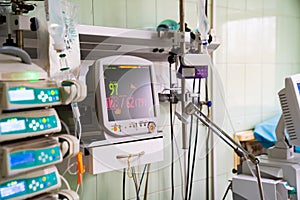 Intensive care Monitor resuscitation, anesthesia.