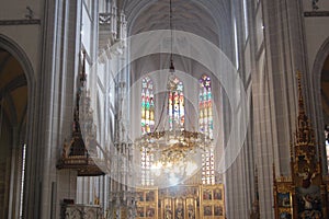 Interiér krásného historického starého křesťanského kostela