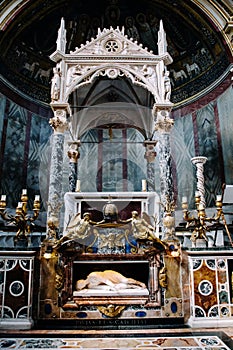 Interior of Piazza di Cecilia inTrastevere.