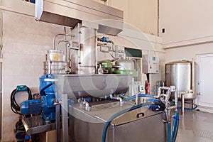 Interior plant with equipment for the production and extraction
