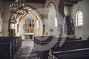 Interiér malého kostela