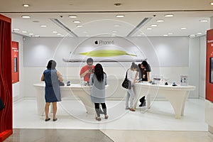 Interior SmarTone shop