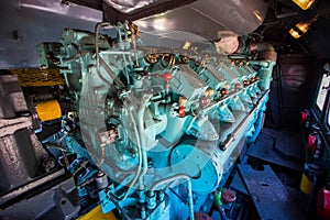 Internal combustion engine from a railway locomotive for repair