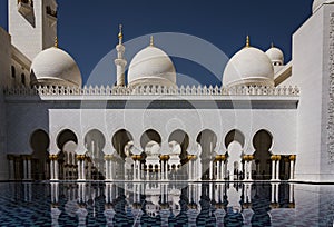 Internal courtyard of the Sheik Zayed Mosque