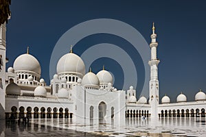 Internal courtyard of the Sheik Zayed Mosque