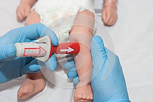 Intramedular puncture in children