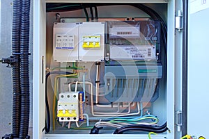 Introductory electrical box with three-phase electricity meter