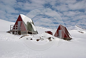 Inuit hut photo