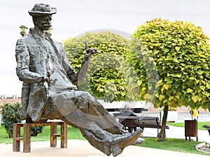 Ion Luca Caragiale statue