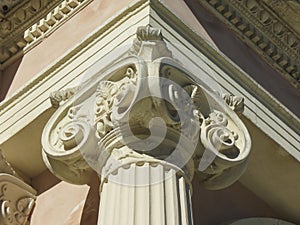 Ionic capital with decorations