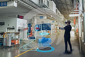 Iot smart technology futuristic in industry 4.0 concept, engineer use augmented mixed virtual reality to education and training, r