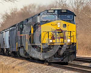 Iowa Interstate double header pulls freight