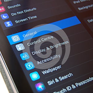 IPadOS / iOS Dark Mode, Menu to switch between Light and Dark Mode Interface/Theme