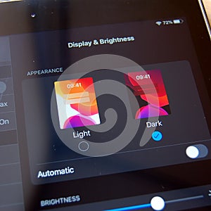 IPadOS / iOS Dark Mode, Menu to switch between Light and Dark Mode Interface/Theme
