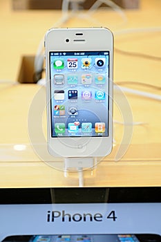Iphone 4 display in Apple store