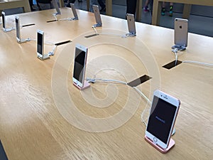 IPhones at the Apple Store