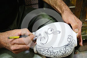 Iranian potter, Reza Ebadi, Natanz, Isfahan, IRAN