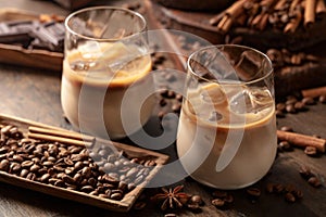 Cream and coffee cocktail in glasses with ice