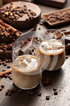 Cream and coffee cocktail in glasses with ice